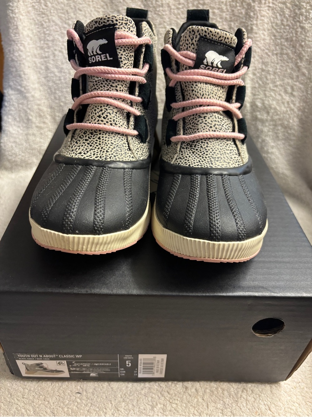 Sorel Out N About Classic size 5 Pink and Cream Winter Boots